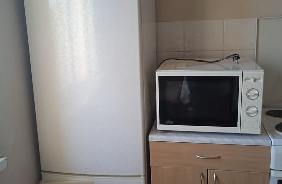 Снять кварьтиру с мебелью и бытовой технгикой на шлюзе в Академгородке Новосибирска Вахтангова 3а