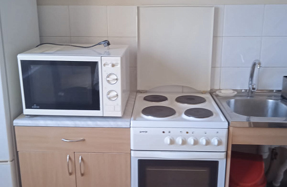 Снять кварьтиру с мебелью и бытовой технгикой на шлюзе в Академгородке Новосибирска Вахтангова 3а