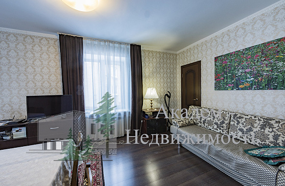 Купить однёшку в верхней зоне Академгородка Новосибирска