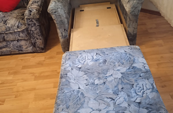 Снять кварьтиру с мебелью и бытовой технгикой на шлюзе в Академгородке Новосибирска Вахтангова 3а