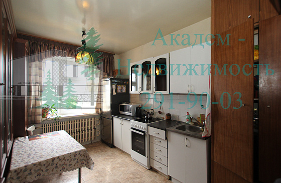 Сдам комнату в Новосибирском Академгородке Иванова 28