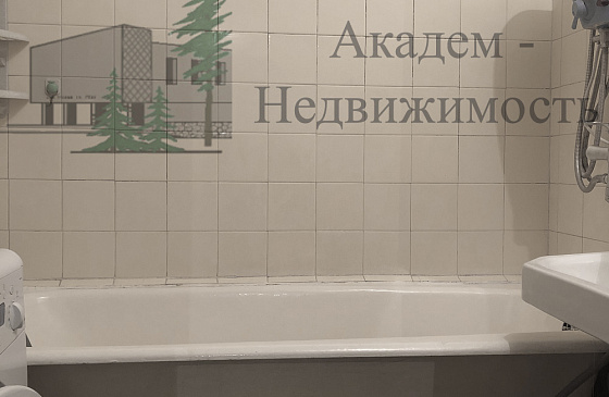 Купить двухкомнатную квартиру в Академгородке Новосибирска на Иванова 32 недорого
